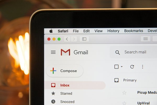 How Should UK Indie Authors Use Email Newsletters to Keep Readers Engaged?